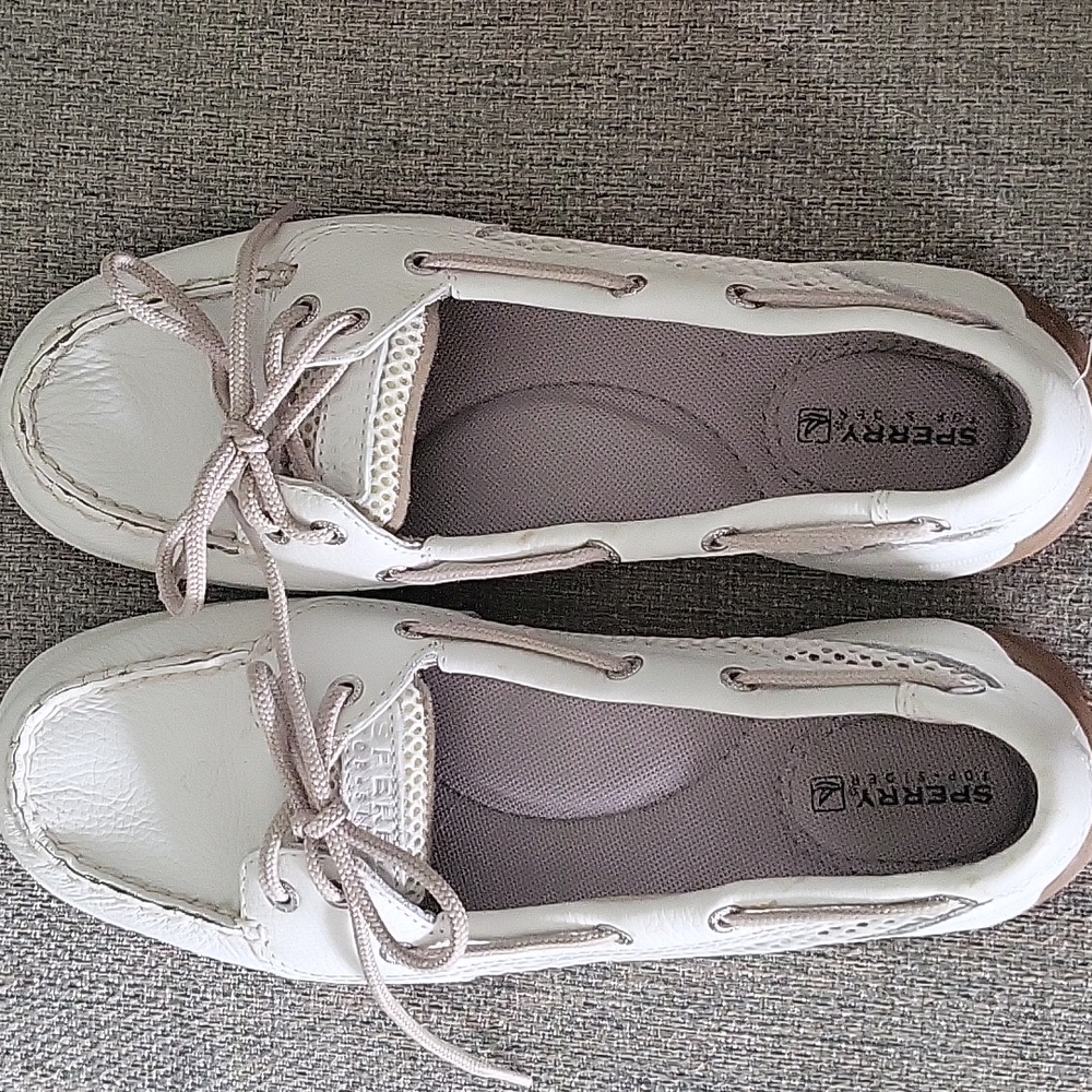 Sperry size 9 loafers